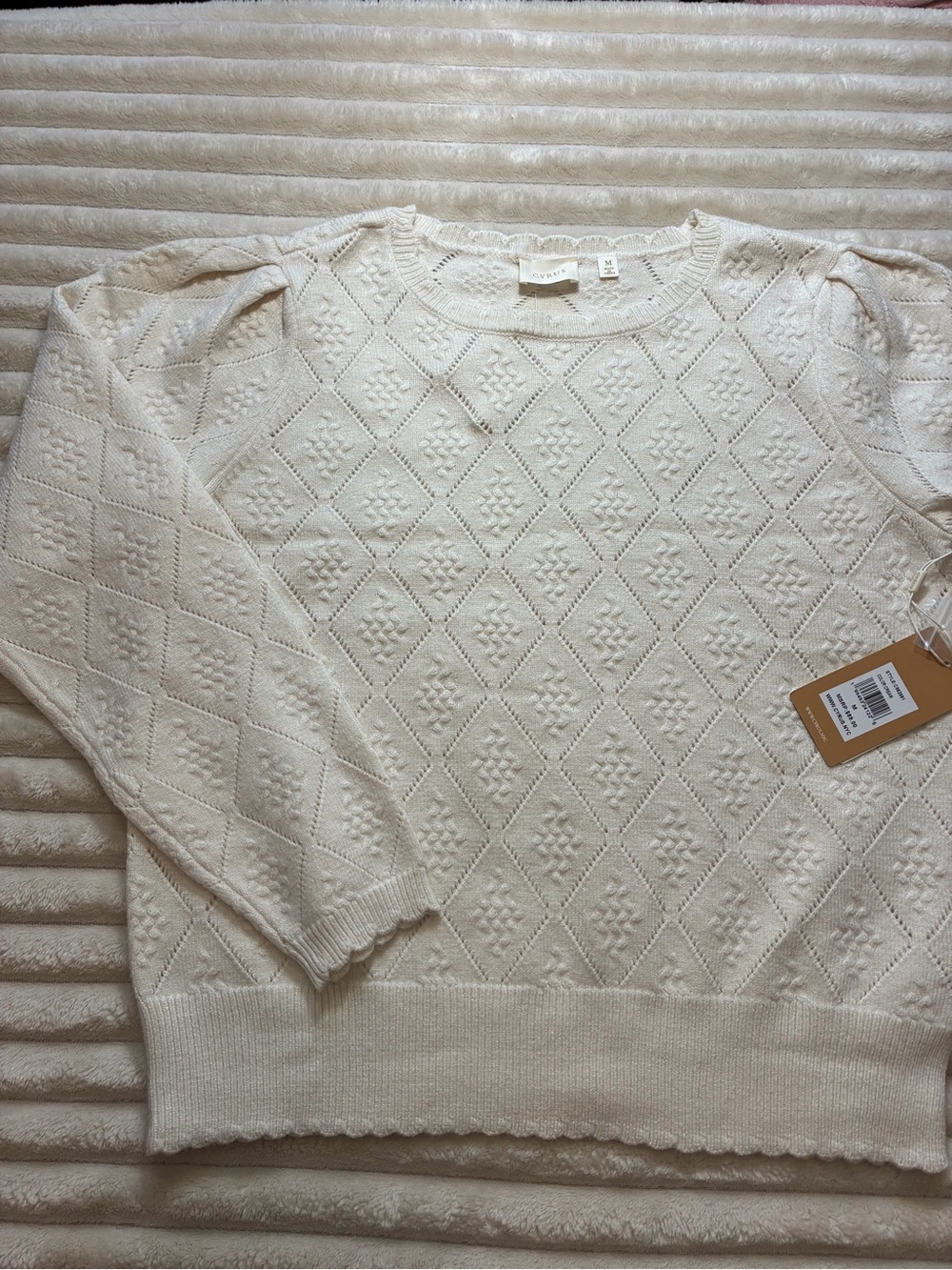 Cyrus Women’s M Cream Geometric Sweater Puff Sleeve Scalloped Hem NWT